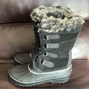 Khombu Women’s Leather Winter Boots